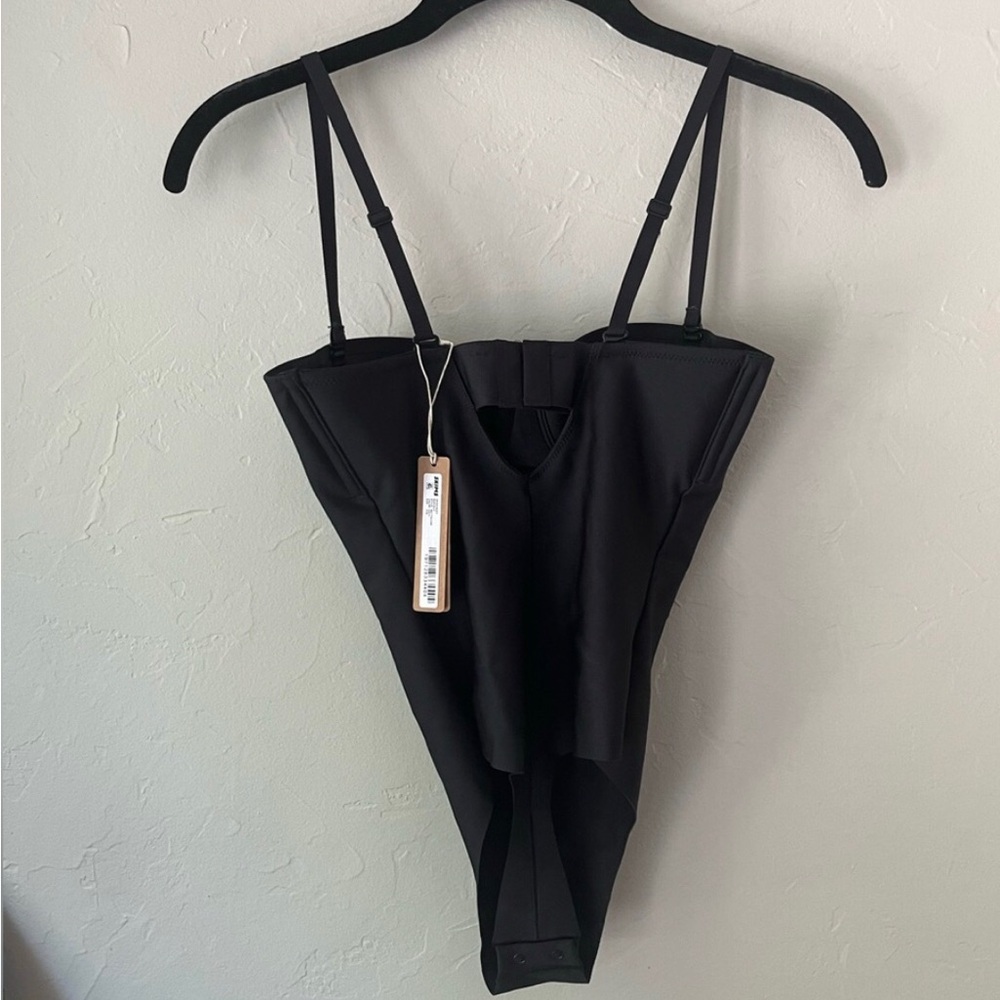 🖤✨NWT SKIMS Body Molded Underwire Thong Bodysuit Onyx Black Size Large🖤 - Picture 6 of 7